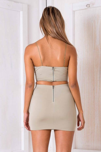 color-light-khaki