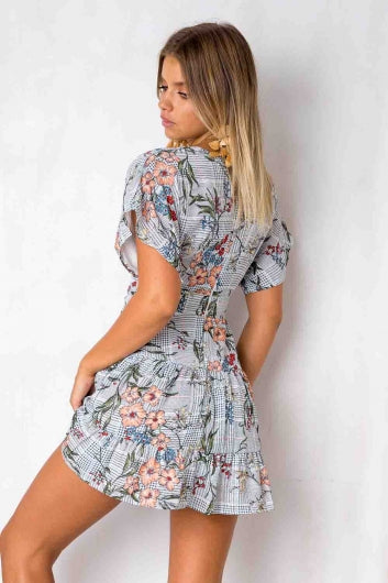 color-mix-peach-floral