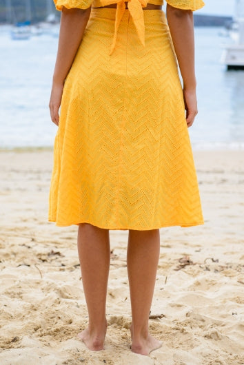 color-yellow