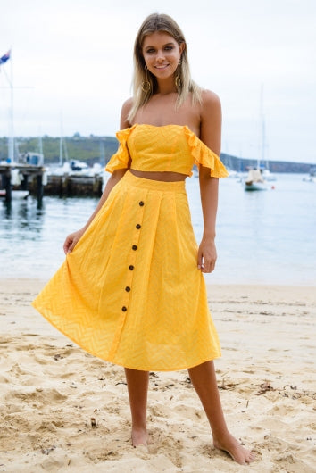 color-yellow