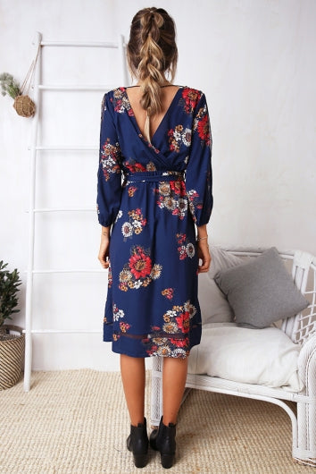 color-blue-vintage-floral