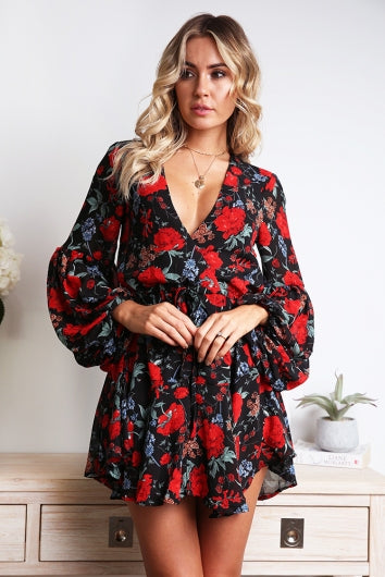 color-black/red-floral