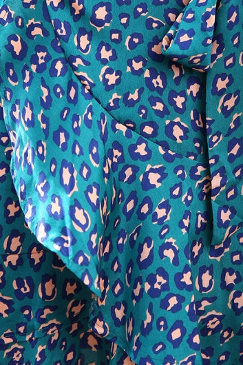 color-green-leopard