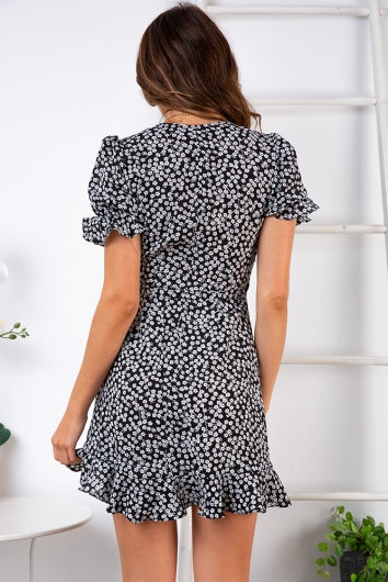 color-black-floral
