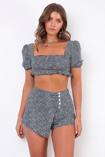 color-navy-floral