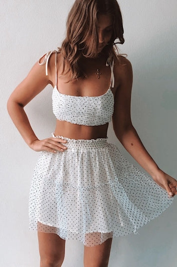 color-off-white-dot
