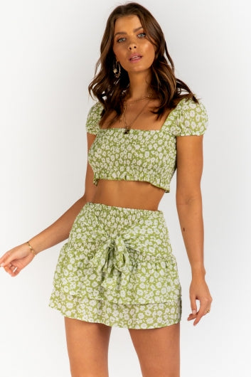 color-green-floral