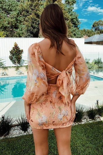 color-apricot-print