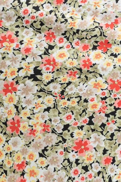 color-khaki-red-print