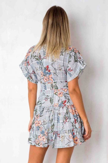 color-mix-peach-floral