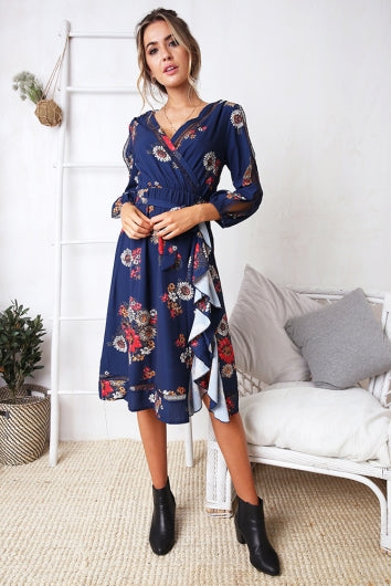 color-blue-vintage-floral