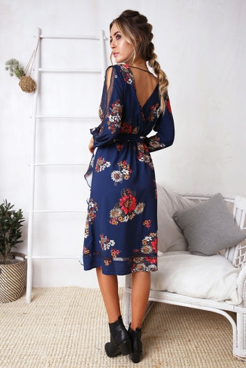 color-blue-vintage-floral