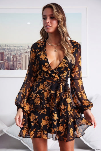 color-black-orange-flower