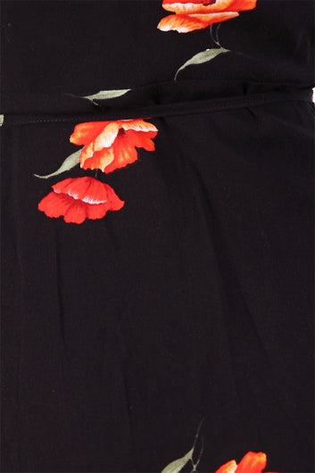 color-black/red-floral