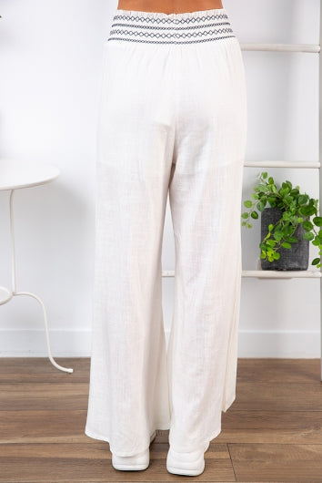 color-white/navy-embroidery