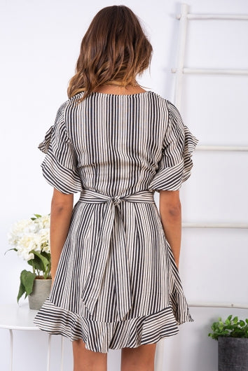 color-sand/black-stripe