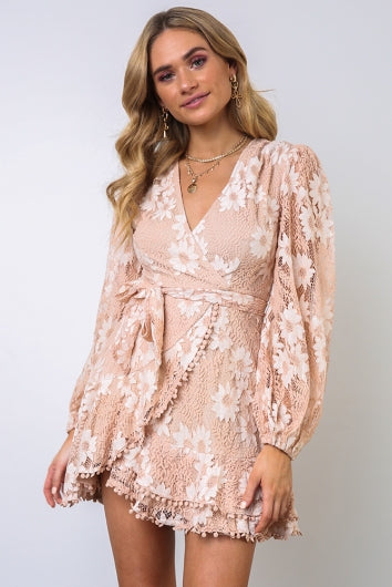 color-nude-lace