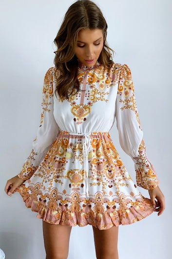 color-white-orange-print