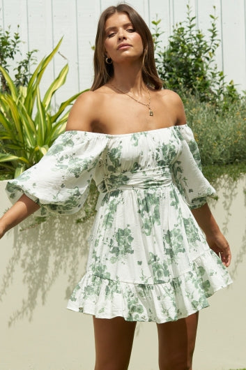 color-white-green-print