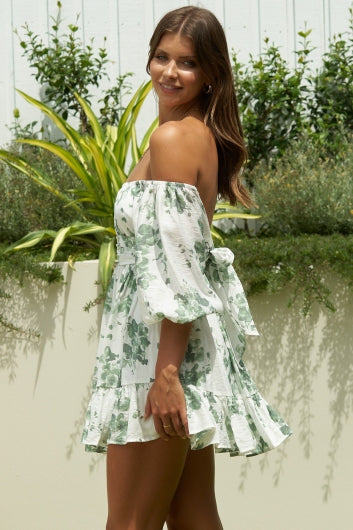 color-white-green-print